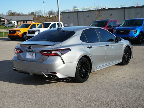 Used 2021 Toyota Camry SE image 5