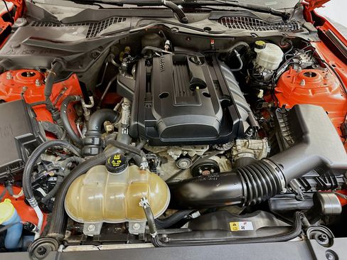 Used 2015 Ford Mustang Coupe RWD image 31