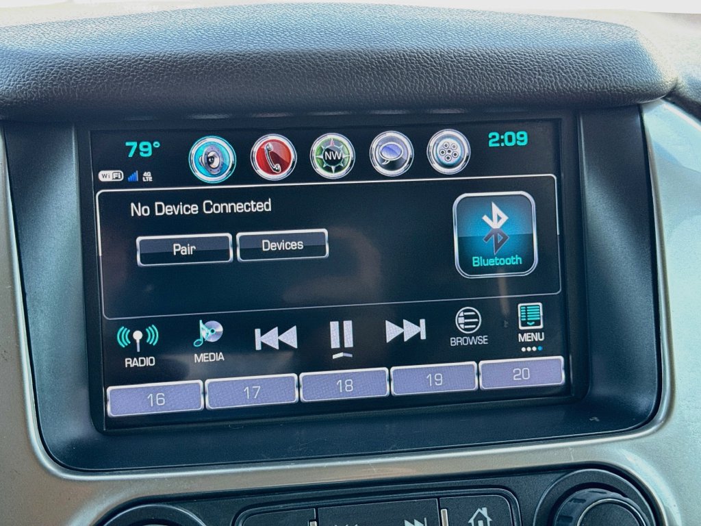 Used 2018 Chevrolet Suburban LT RWD image 15