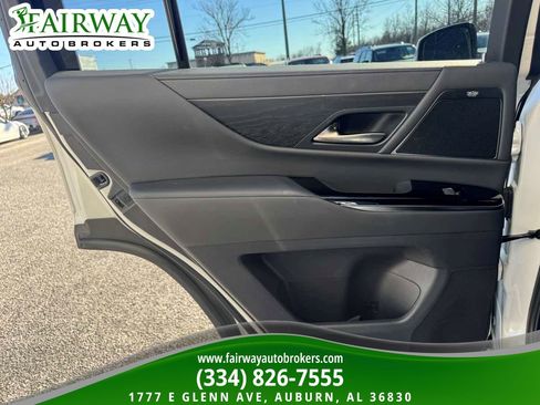 Used 2024 Lexus LX 600 4WD w/ Interior Upgrade Package image 31