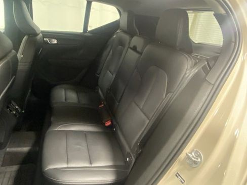 Certified 2025 Volvo XC40 B5 Ultra image 14