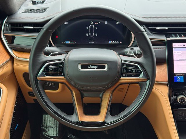 Used 2022 Jeep Grand Cherokee Summit AWD/4WD image 22