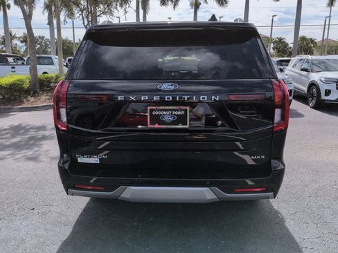 Certified 2025 Ford Expedition Max Platinum w/ Platinum Ultimate Package AWD/4WD image 5
