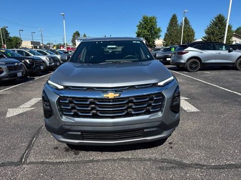 Used 2026 Chevrolet Equinox LT FWD image 2