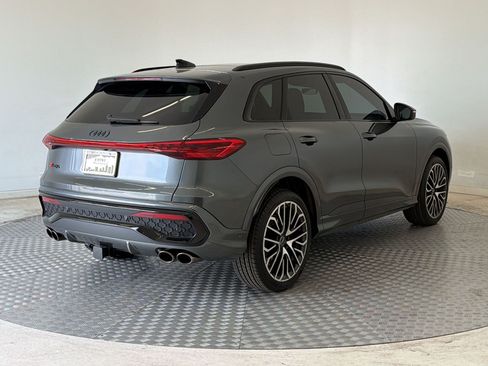Used 2025 Audi SQ5 Premium Plus AWD/4WD image 9