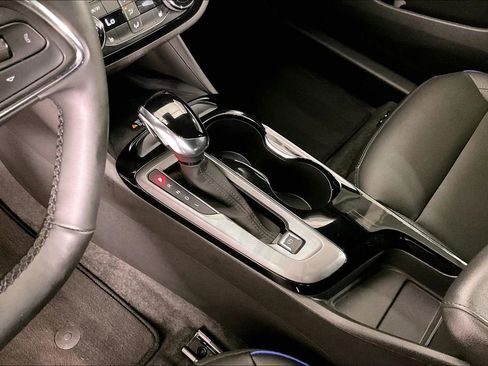 Used 2025 Buick Envista Sport Touring w/ Convenience I Package FWD image 18