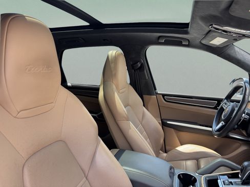 Used 2019 Porsche Cayenne Turbo AWD/4WD image 20