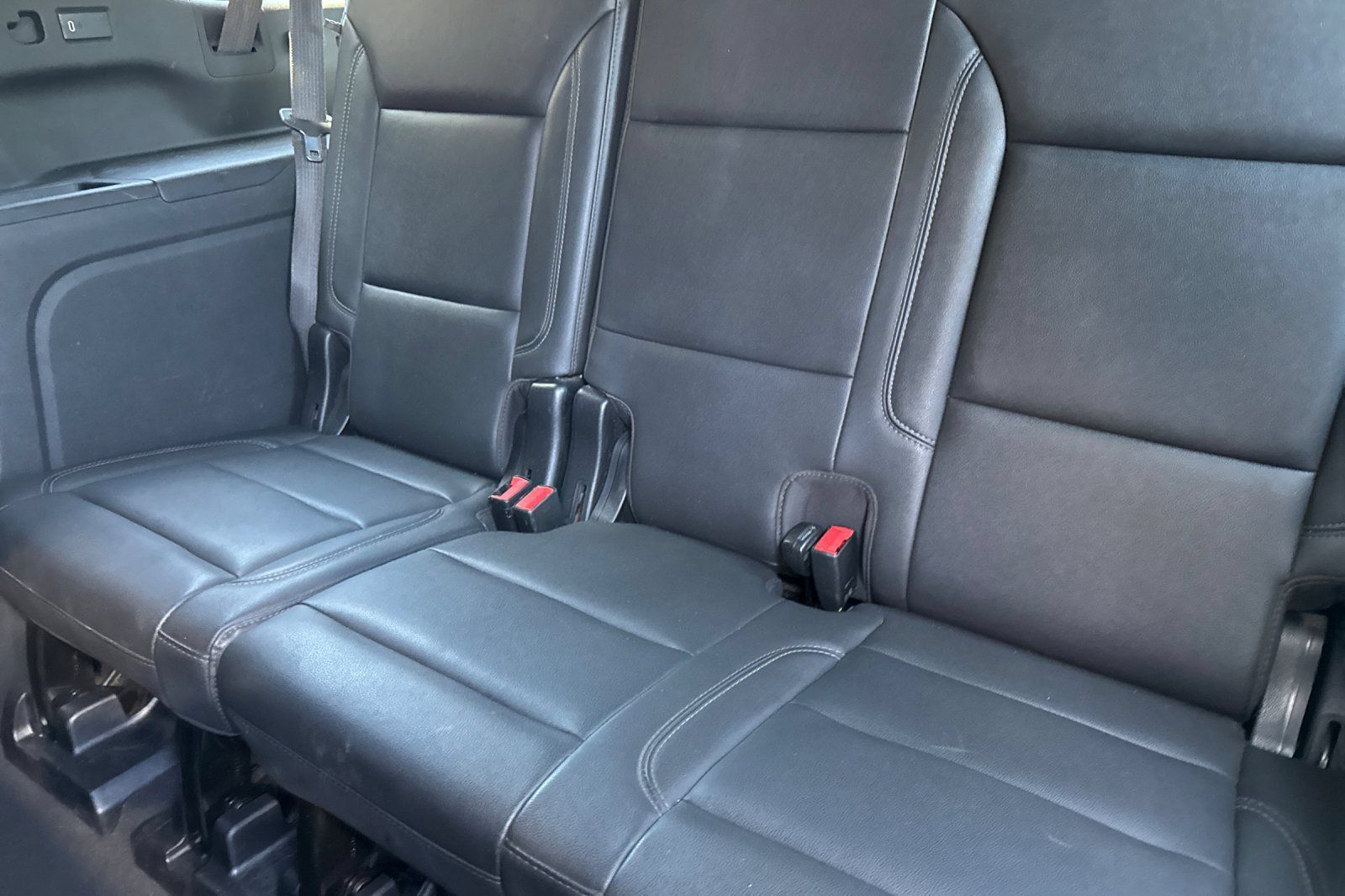 Used 2022 Chevrolet Suburban LT AWD/4WD image 17