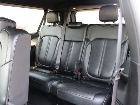 Used 2024 Jeep Wagoneer L Series II w/ Flexible Seating Group AWD/4WD image 28