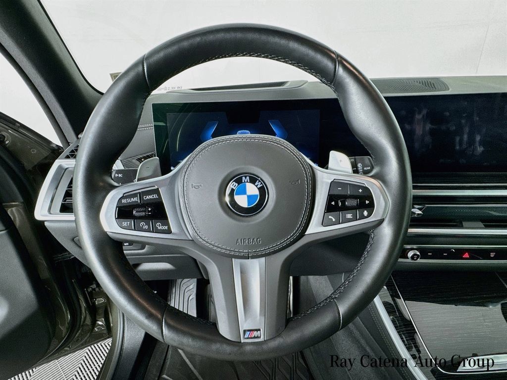Used 2026 BMW X5 xDrive40i w/ M Sport Package AWD/4WD image 11