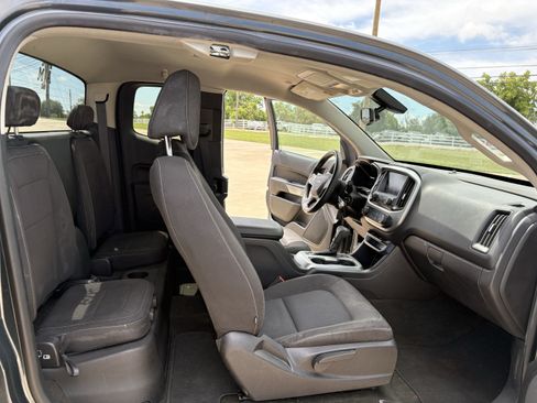 Used 2015 Chevrolet Colorado LT w/ LT Convenience Package RWD image 10