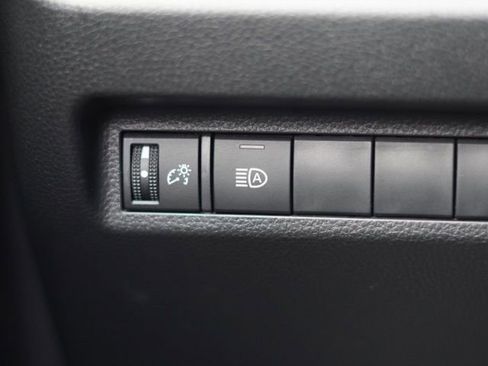 Used 2023 Toyota RAV4 XLE Premium image 19