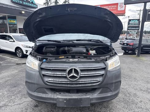 Used 2019 Mercedes-Benz Sprinter 144 image 12