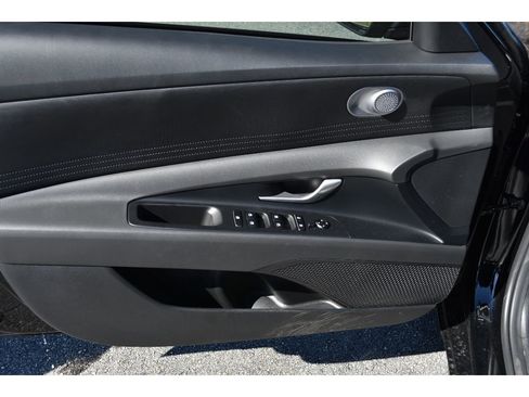 New 2026 Hyundai Elantra SE image 16