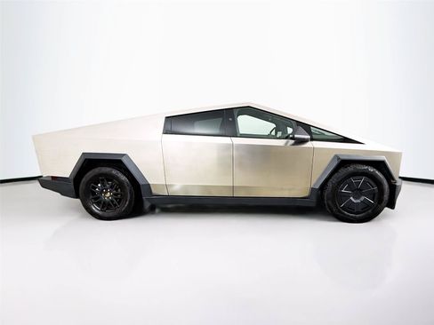 Used 2025 Tesla Cybertruck AWD Crew Cab image 10