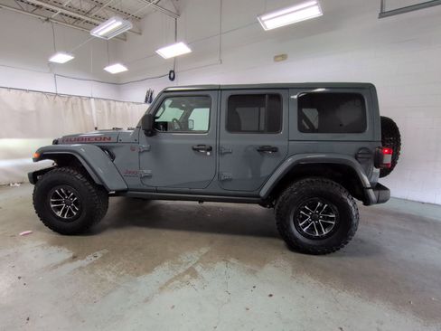 Used 2025 Jeep Wrangler Unlimited Rubicon image 8