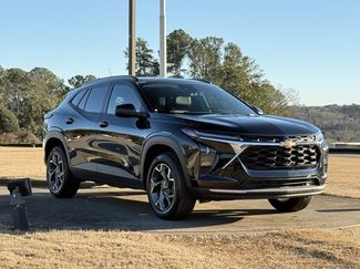 Used 2025 Chevrolet Trax LT video 1