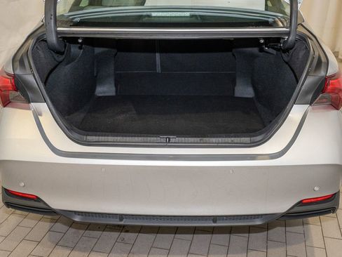 Used 2019 Toyota Avalon Limited image 6