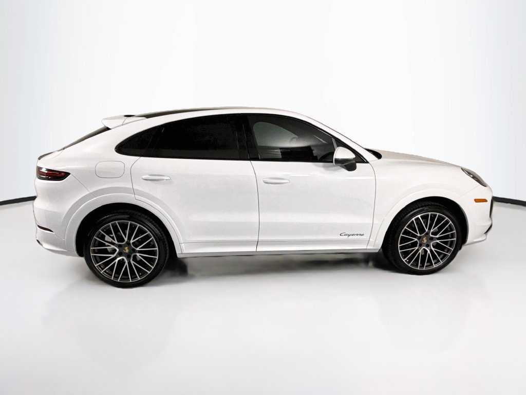 Used 2023 Porsche Cayenne Coupe AWD/4WD image 4