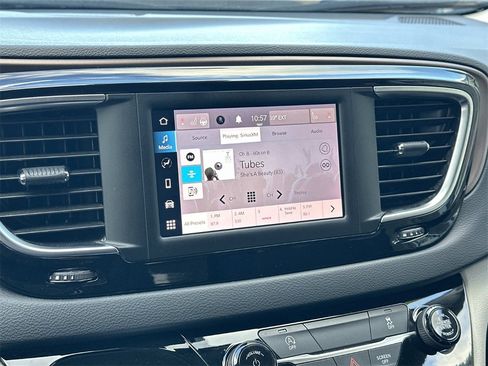 Used 2023 Chrysler Voyager LX image 22