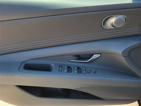 New 2025 Hyundai Elantra Sport image 12
