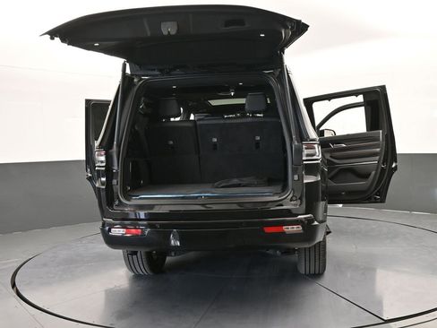 Used 2024 Jeep Grand Wagoneer Series III w/ Quick Order Packagew 28T image 96