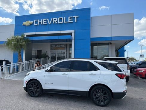 Used 2022 Chevrolet Equinox RS w/ RS Leather Package image 12