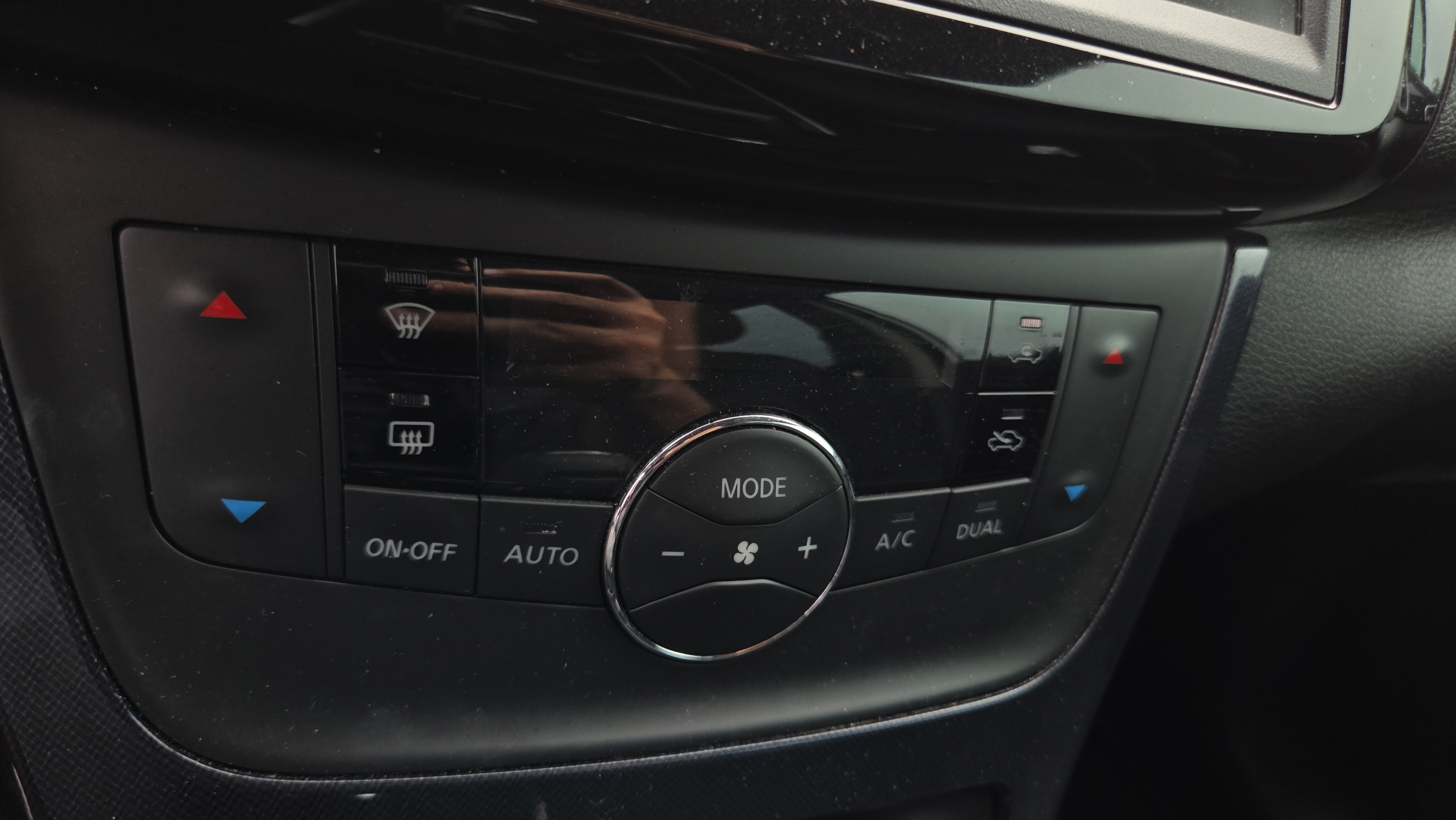 Used 2019 Nissan Sentra SR FWD image 19