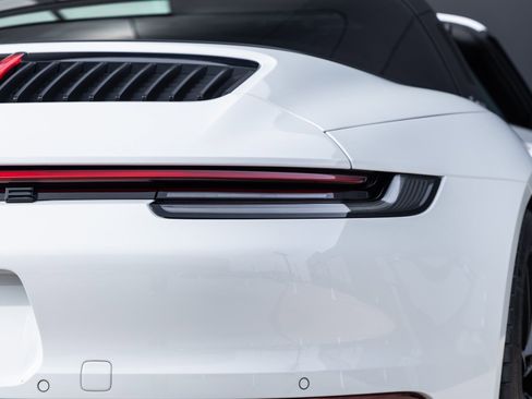 Certified 2021 Porsche 911 Targa 4S image 18