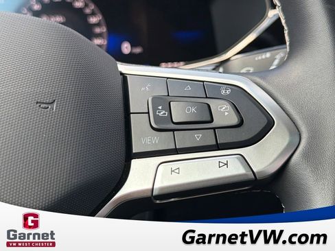 Used 2024 Volkswagen Taos SE image 33