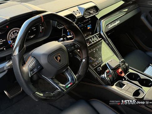 Used 2021 Lamborghini Urus image 13