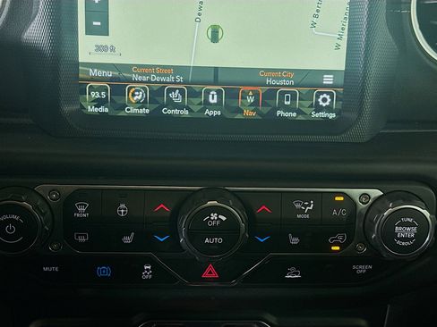 Used 2022 Jeep Wrangler Sahara w/ Cold Weather Group image 23