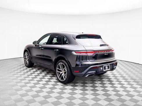 Used 2025 Porsche Macan image 3