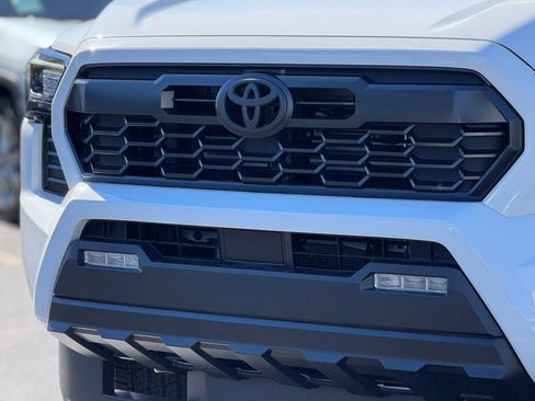 New 2025 Toyota Tacoma TRD Sport image 6