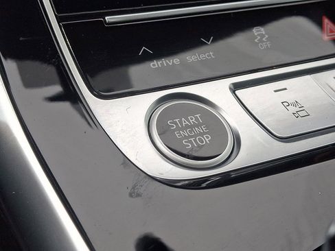 Certified 2025 Audi Q7 3.0T Prestige w/ Prestige Package image 24