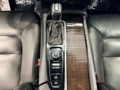 Used 2019 Volvo XC90 T5 Momentum FWD image 24