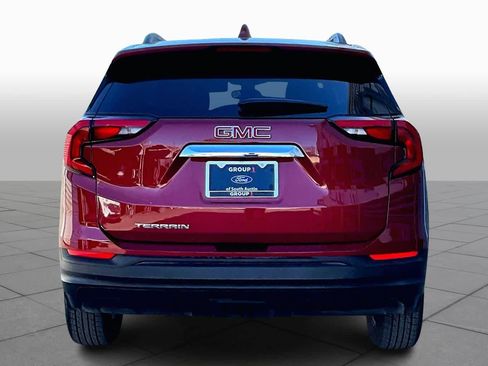 Used 2020 GMC Terrain SLE w/ Driver Convenience Package image 4