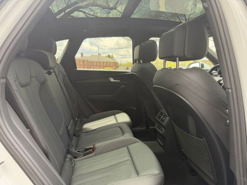 Certified 2025 Audi Q5 e Premium Plus w/ Premium Plus Package AWD/4WD image 25