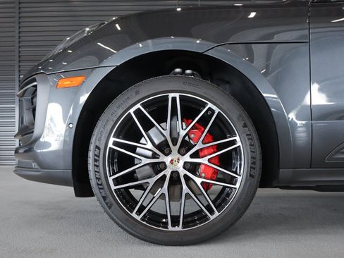 Certified 2023 Porsche Macan S AWD/4WD image 12