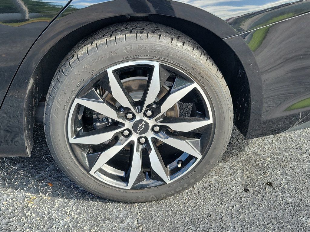 Used 2022 Chevrolet Malibu RS FWD image 12
