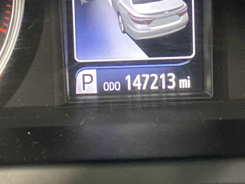 Used 2015 Toyota Camry XSE image 18