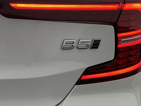 Used 2024 Volvo S60 B5 Plus image 31