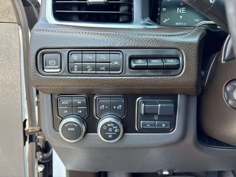 Used 2023 GMC Yukon XL Denali w/ Advanced Technology Package AWD/4WD image 21