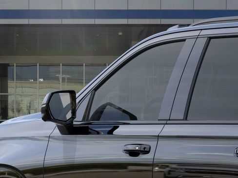 New 2026 Chevrolet Suburban RST RWD image 12