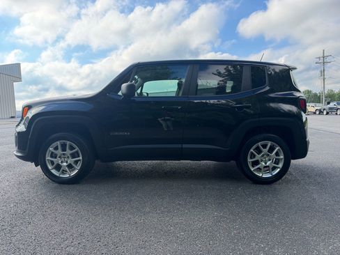 Used 2023 Jeep Renegade Latitude AWD/4WD image 10