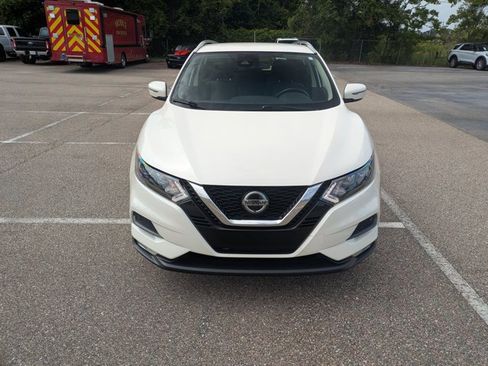 Used 2022 Nissan Rogue Sport SV FWD image 2