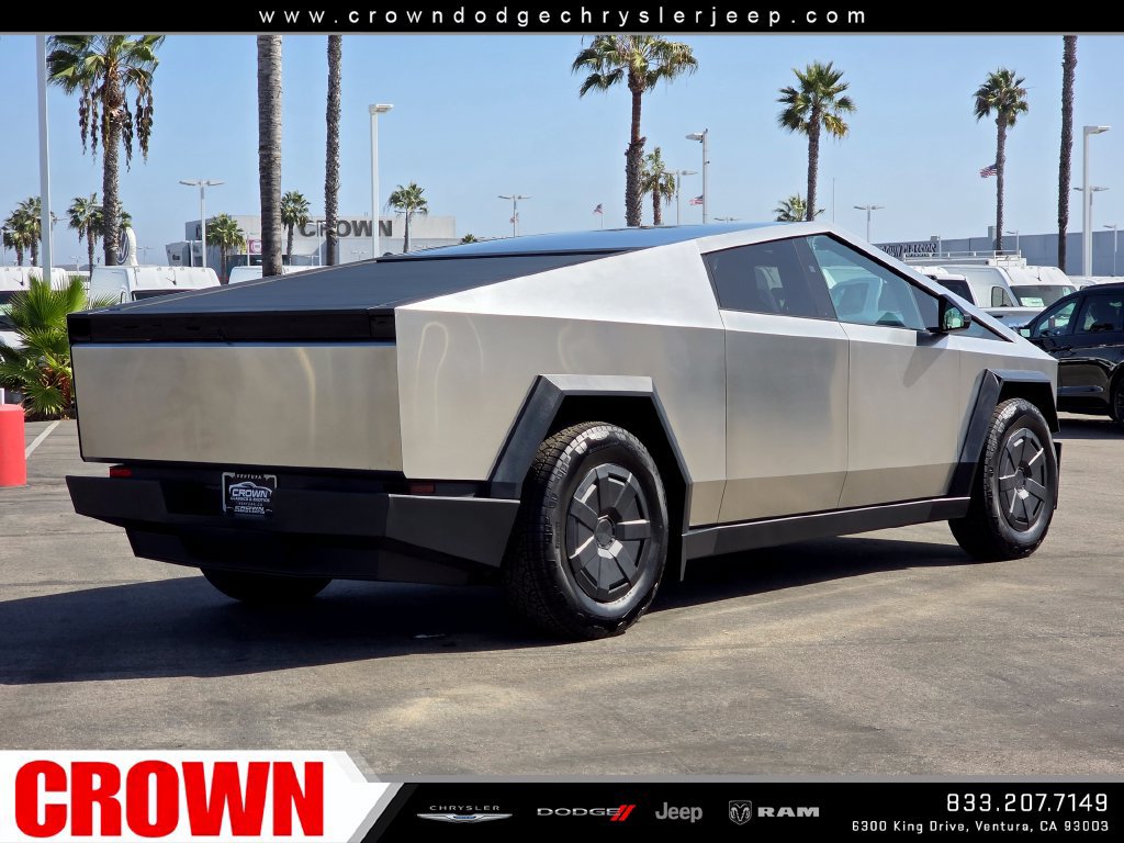 Used 2024 Tesla Cybertruck AWD Crew Cab image 7