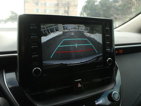 Used 2021 Toyota Corolla LE image 31