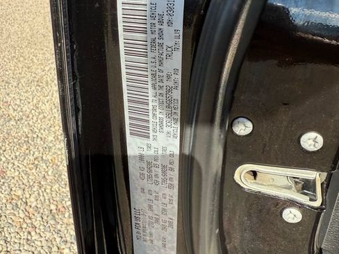 Used 2017 RAM 2500 Limited AWD/4WD image 37