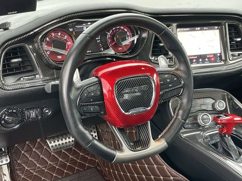 Used 2018 Dodge Challenger SRT Hellcat RWD image 30